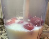 Foto del paso 2 de la receta: Helado Smoothie frutillas