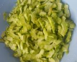 Foto langkah ke 2 dari resep Tumis Pare Tempe Pedas.