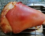 รูปขั้นตอนการทำที่ 4 ของ ขาหมูกรอบเยอรมัน สูตรดั้งเดิม