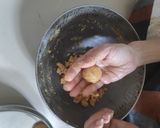 A picture of step 4 of Besan Balls.
