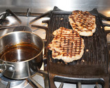 Foto del paso 3 de la receta: Chuletas de cerdo con glaseado de Teriyaki