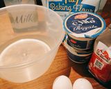 A picture of step 1 of Spanish torrija cake.