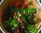 A picture of step 2 of Coriander leaves thokku.