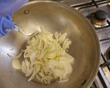 A picture of step 2 of آلو گوبھی.