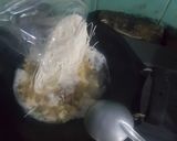 Foto langkah ke 4 dari resep 43. Misoa Kuah Telur.