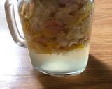 Hình bước làm 3 của món Men bánh mì tự nhiên từ hoa hồng (Rose yeast water)