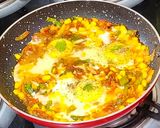 A picture of step 8 of Egg shakshuka.