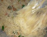 Foto langkah ke 4 dari resep Bihun Goreng Ala Kondangan.