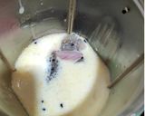 A picture of step 3 of Dragonfruit smoothie.