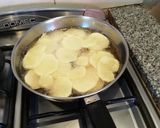Foto del paso 1 de la receta: Filet de abadejo a la crema con champignones y papas fritas