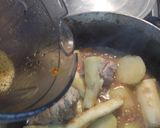 Foto del paso 5 de la receta: Hueso de cerdo guisado y ensalada