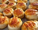 A legegyszerűbb, zsíros burgonyás pogácsa recept fázis 4 fotója
