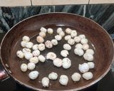 A picture of step 3 of CASHEW CURRY with MAKHANA.