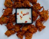 A picture of step 5 of Bottle gourd fritter with yoghurt dip.