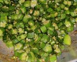 भिंडी की सब्जी (bhindi ki sabzi recipe in Hindi) रेसिपी चरण 2 फोटो