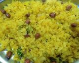 कांदे पोहे (kande pohe recipe in marathi) रेसिपी स्टेप 4 फोटो