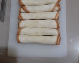 Foto langkah ke 2 dari resep Roti bakar sosis gulung telur.