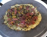 Foto del paso 5 de la receta: Galleta de patata con picadillo de flores, jamón y queso