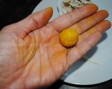 A picture of step 7 of Persian Mulberry marzipan sweets (Tut شیرینی بادامی).
