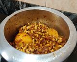 A picture of step 7 of Punjabi lobia aloo masala.