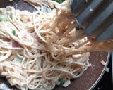 A picture of step 6 of Spaghetti In White Sauce.