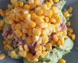 Foto del paso 2 de la receta: Aguacates rellenos de atún y maíz