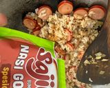 Foto langkah ke 4 dari resep Nasi Goreng Sosis.