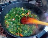 Foto del paso 7 de la receta: Potaje de garbanzos con acelgas tiernas y doble sofrito