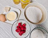 Foto langkah ke 1 dari resep Strawberry Cheese Muffin.