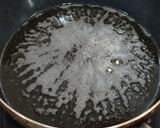 Foto langkah ke 3 dari resep Telur dadar keriting Nori cabai lada hitam.