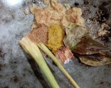 Foto langkah ke 1 dari resep Semur tahu telur bumbu dasar.