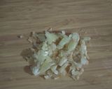 Foto langkah ke 2 dari resep Simple Garlic Bread Teflon (tanpa parsley / oregano).