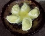 Foto langkah ke 4 dari resep Pastel (kulit renyah eggless).