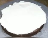 A picture of step 2 of Winter theme cake.
