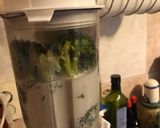 Brokkolis tészta kenyérkockákkal recept fázis 3 fotója