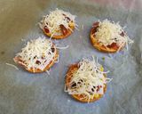 Foto del paso 2 de la receta: Mini pizzas de calabaza