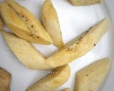 Foto langkah ke 1 dari resep Molen Pisang Mini Renyah Garing Awet.