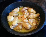 Foto del paso 7 de la receta: Pollo al ajillo con masa de maíz 🌽 - sin gluten sin lactosa
