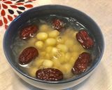 Hình bước làm 2 của món Chè Sen Yến Táo đỏ