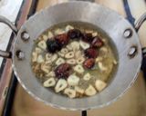 A picture of step 12 of Dal palak.