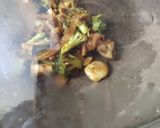 A picture of step 4 of Mushroom Cheese Burger.