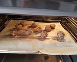 A picture of step 5 of Spicy lamb meatballs with a tangy yoghurt sauce.