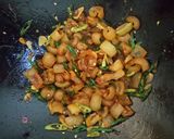 Foto langkah ke 4 dari resep Sambel Goreng Cecek Pedas.
