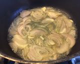 Une image de l'étape 1 de Bœuf aux courgettes et épices tajine.