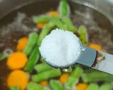 Foto langkah ke 3 dari resep Sup Daging Sayuran Simple.