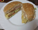 Foto del paso 7 de la receta: Hamburguesa de pollo, tortilla francesa, queso curado y mayonesa de cebolla