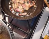 Foto del passaggio 4 della ricetta Risotto delicato su vellutata di zucca🍚🥓🧅🎃