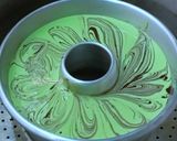 Foto langkah ke 7 dari resep Bolu kukus pandan coklat.