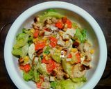 Gambar langkah 5 resipi Fried Chicken Garden Salad.