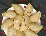 मावा गुजिया (mawa gujiya recipe in Hindi) रेसिपी चरण 10 फोटो